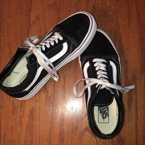 I’m selling a pair of black and white Vans